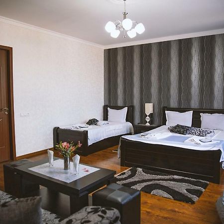 Family Hotel Parajanov Tiflis Exterior foto