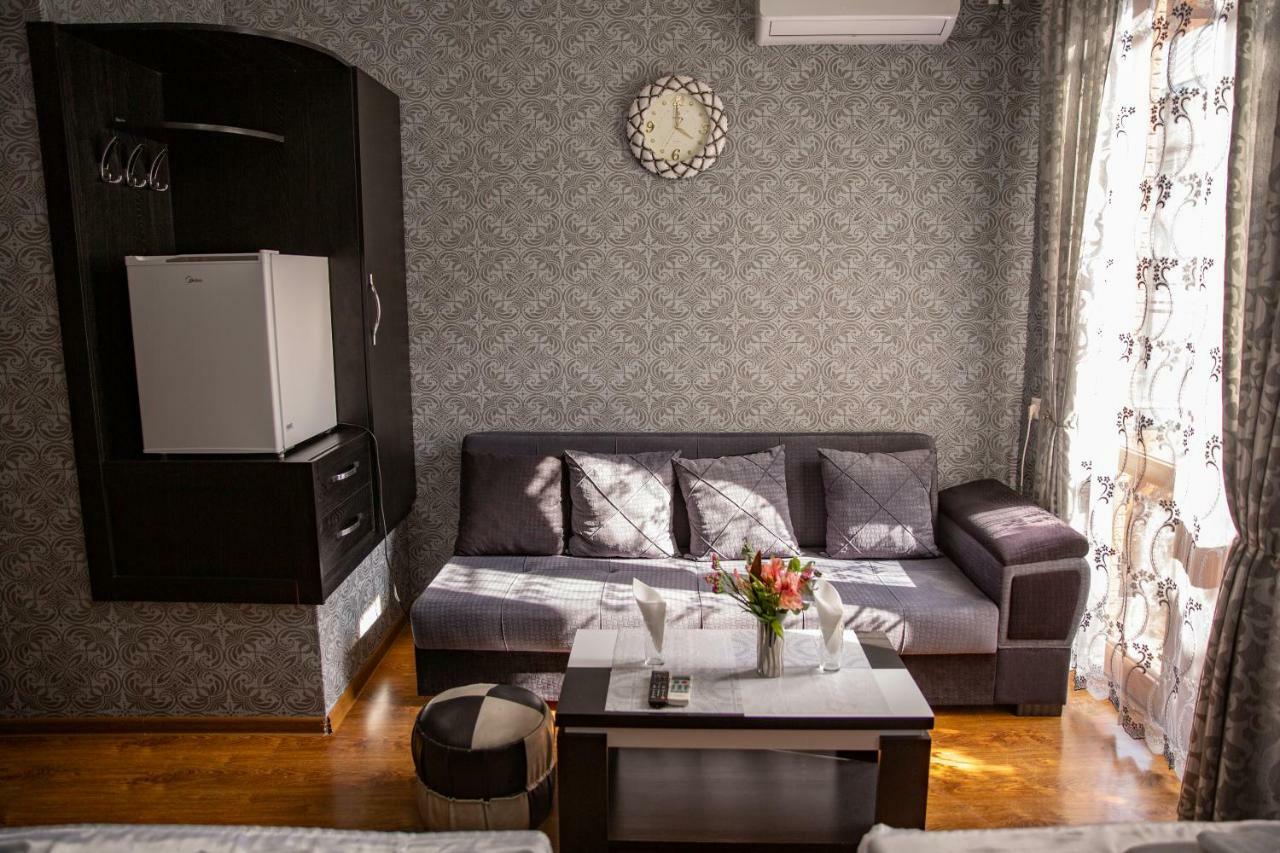 Family Hotel Parajanov Tiflis Exterior foto